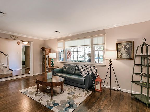 4th image of 8 Catherwood Cres
