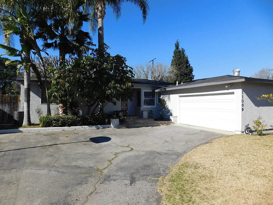 11009 Danube Ave