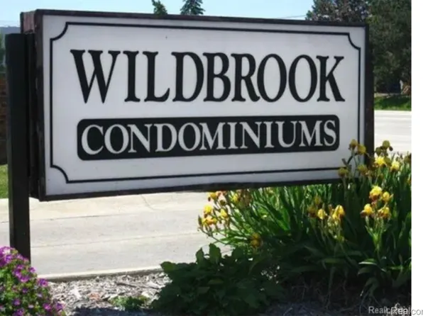 30080 Wildbrook Dr APT 104, Southfield, MI 48034