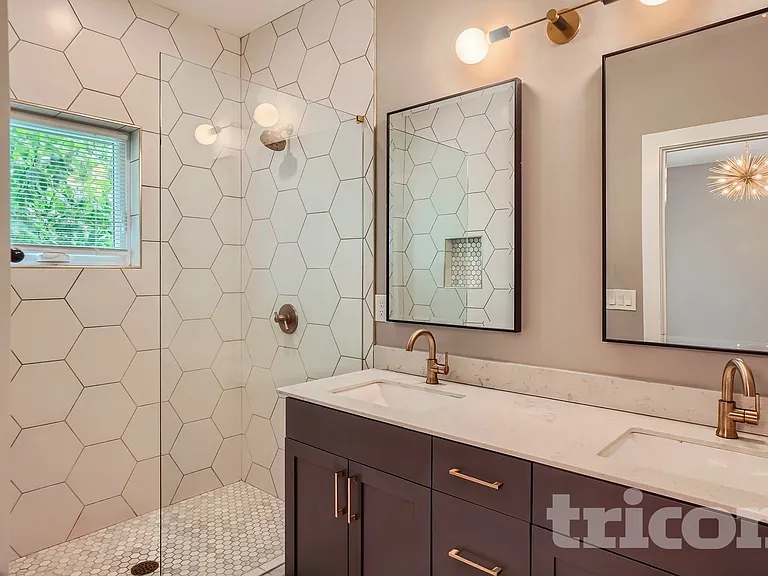 865 Cavanaugh Ave SE — Photo 12