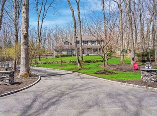 9 Cliffside Dr, Port Jefferson, NY 11777