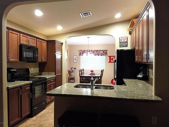 3rd image of 1202 N Lantana Pl