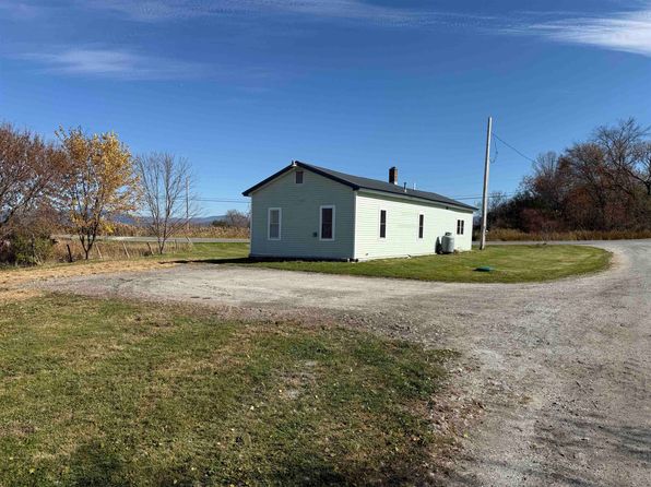 68 South Main Street, Whiting, VT 05778