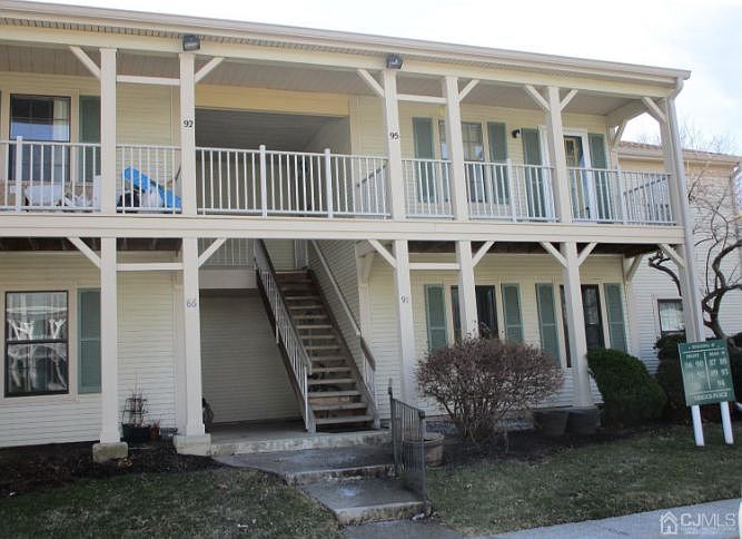 1st image of 91 Griggs Pl