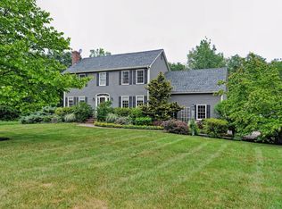 5 Cardinal Dr, Franklin, MA 02038