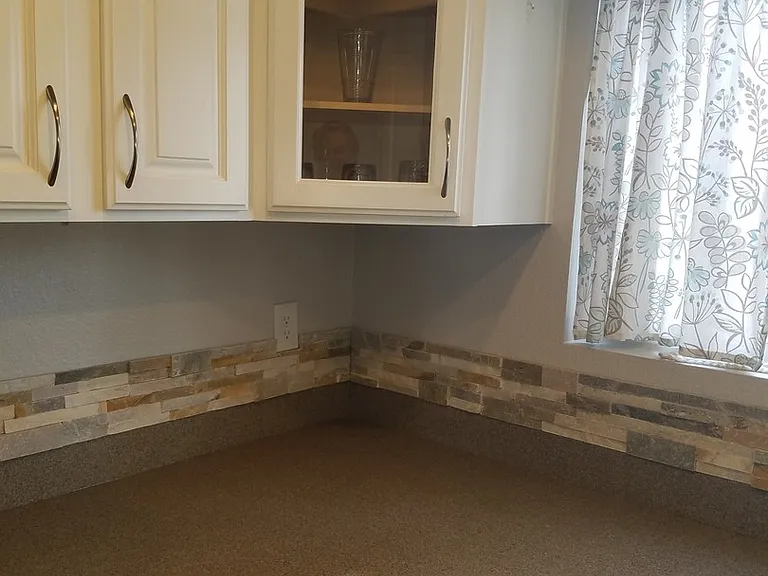 27677 Aquamarine — Photo 14