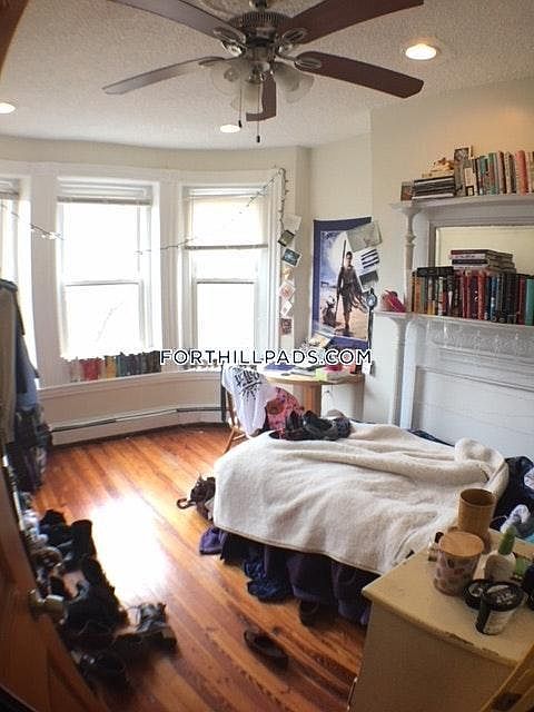 2nd image of 127 Cedar St APT 2L