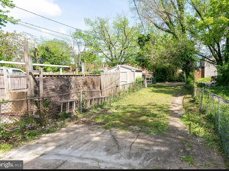 2510 Mosher St — Photo 10