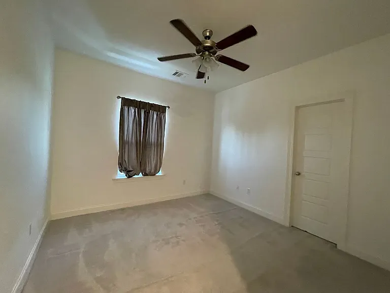 8112 Village Lake Ave — Photo 11