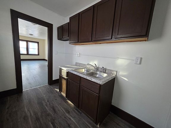 2nd image of 1515 Taylor Ave #1