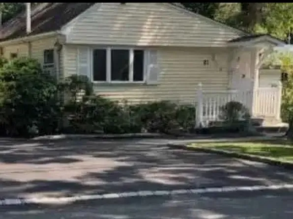 (undisclosed Address), Nesconset, NY 11767