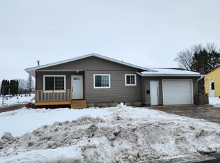 245 7th St NW, Plainview, MN 55964