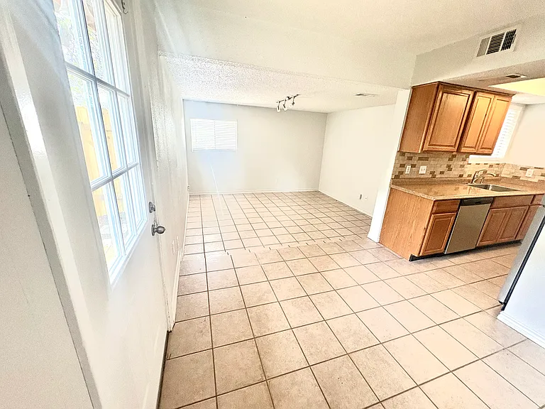 3105 S 1st St #101 — Photo 18
