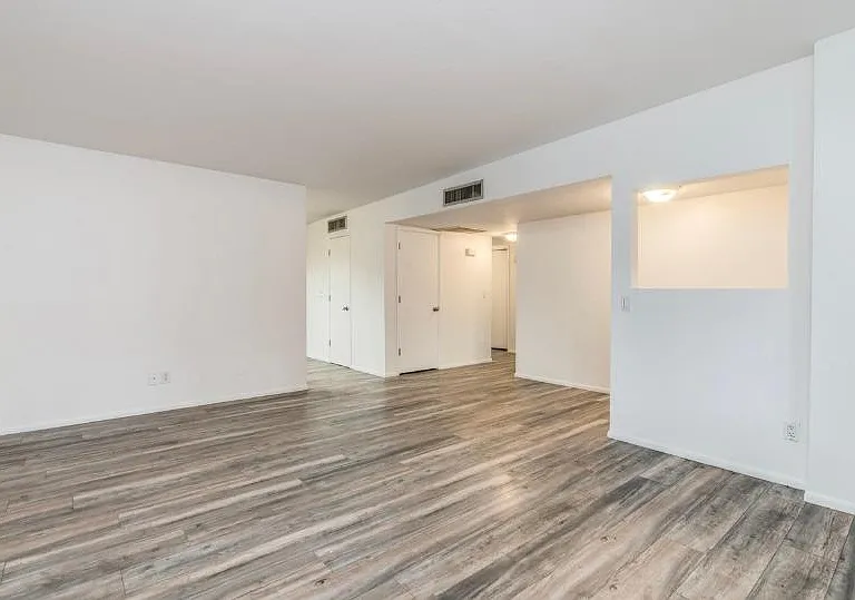 1327 S Wright Rd — Photo 8