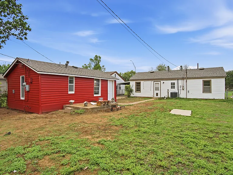 2228 SW Grand Blvd #B — Photo 14