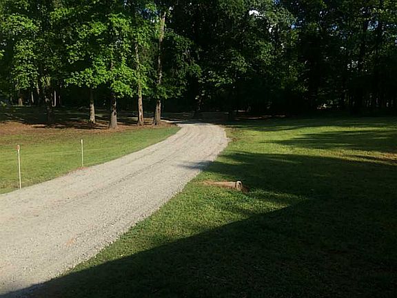 3rd image of 7020 Honey Creek Ln