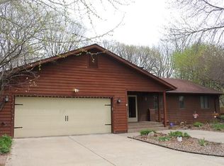 327 Country Club Dr, Fort Dodge, IA 50501