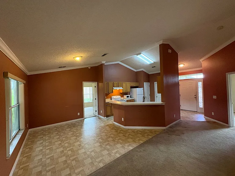 104 Herring Ln — Photo 3