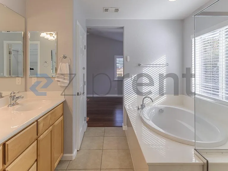 1465 Valley Glen Dr — Photo 23