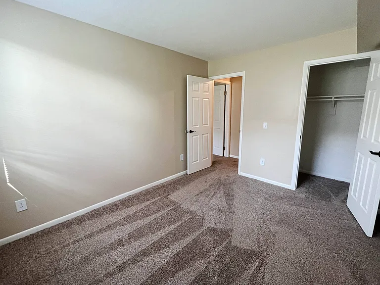 Sharondale Woods Apartments — Photo 61
