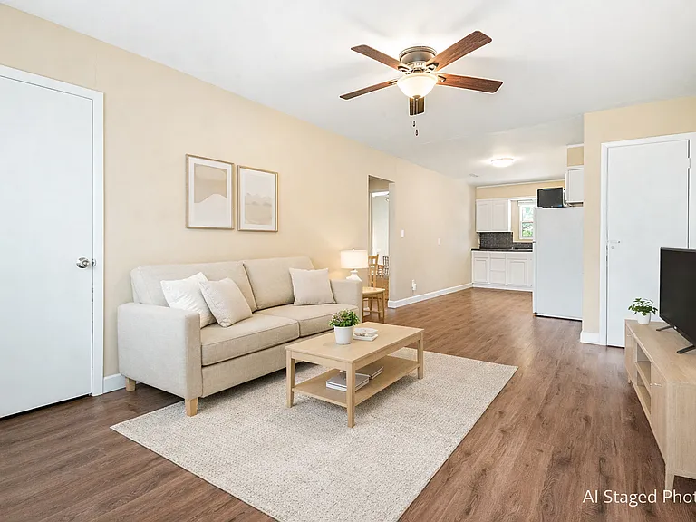 405 N 10th St. — Photo 1