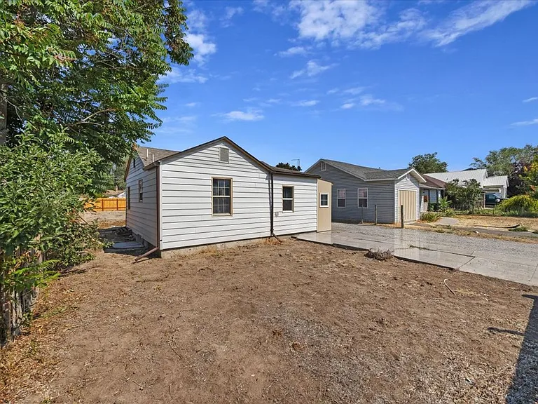 270 Quincy St — Photo 26