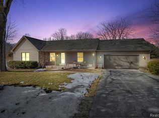 4960 Sierra Dr, Howell, MI