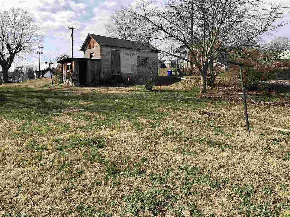 2nd image of 543 N Jackson St