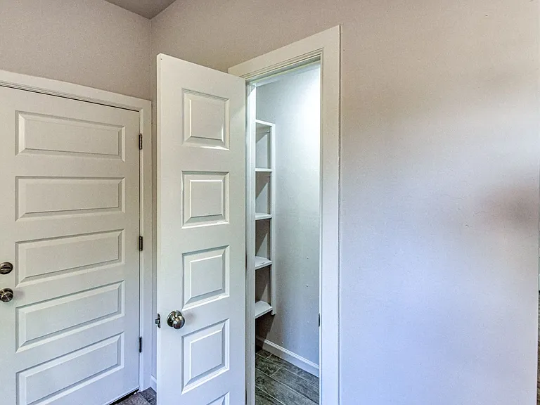 1002 Varenna Ln — Photo 14
