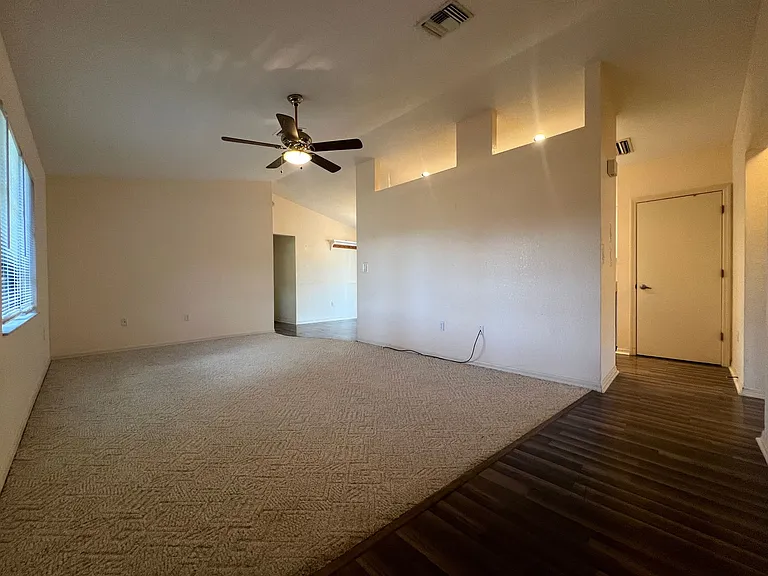 18090 Avonsdale Cir — Photo 4