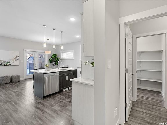 5th image of 193 Dubois Cres