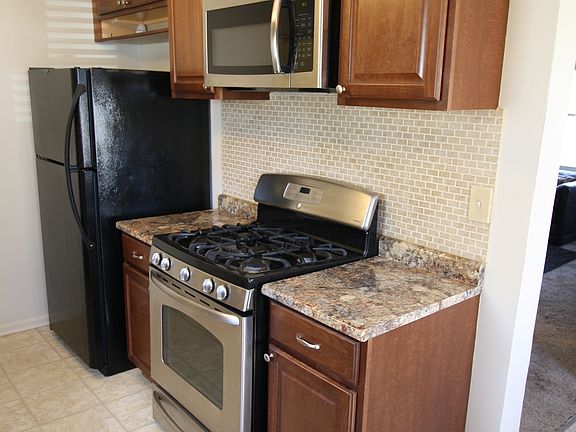 5th image of 1003 Lakeview Ave