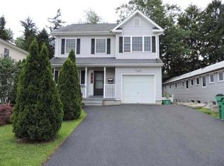 48 Maple St, Beacon, NY 12508