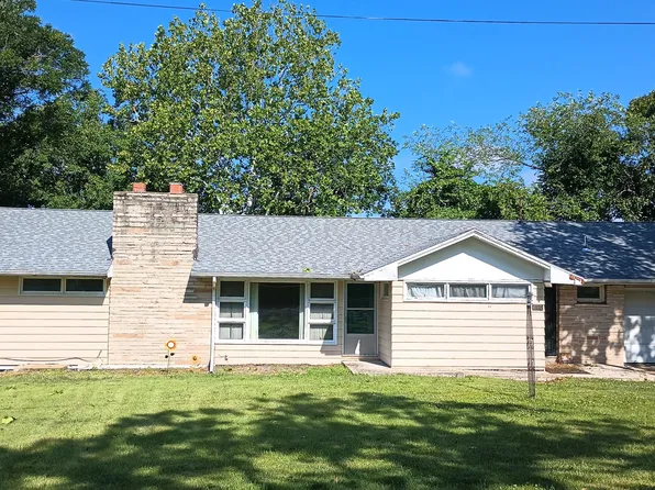 810 Lakeview Dr, Camdenton, MO 65020