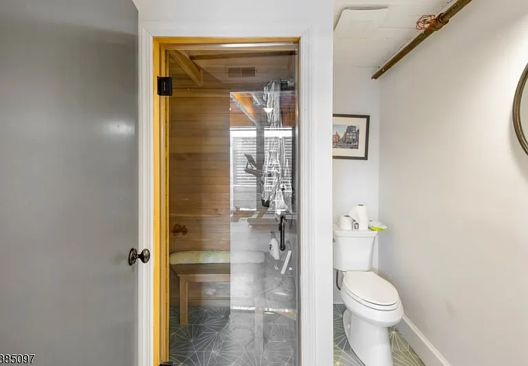 51 Greenwood Ave — Photo 16