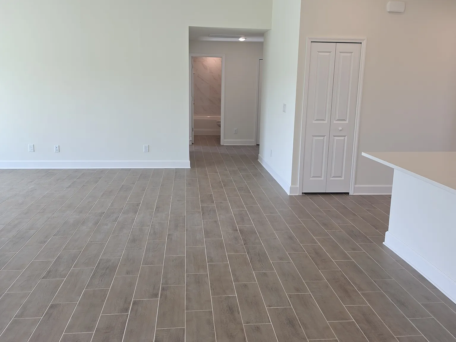4 bed, 1850 sqft, $2,700 — Photo 3