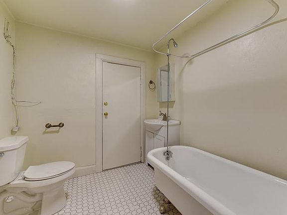 2nd image of 1553 Steele St #7
