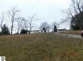 21458 Six Mile Rd, Reed City, MI 49677