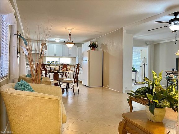 4th image of 9 Enchanting Blvd Unit E