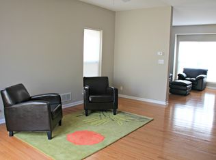 N413 Taylor Dr, Geneva, IL 60134
