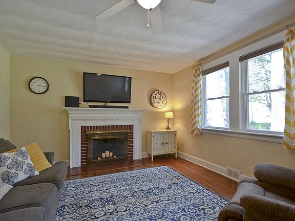4th image of 3028 Sterling Point Dr