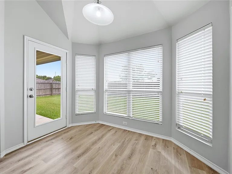 5247 Sagewood Dr — Photo 17