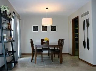 9617 Nieman Pl, Overland Park, KS 66214