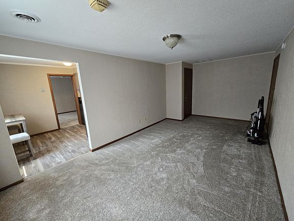 2nd image of 302 1/2 N Cedar Ave #1