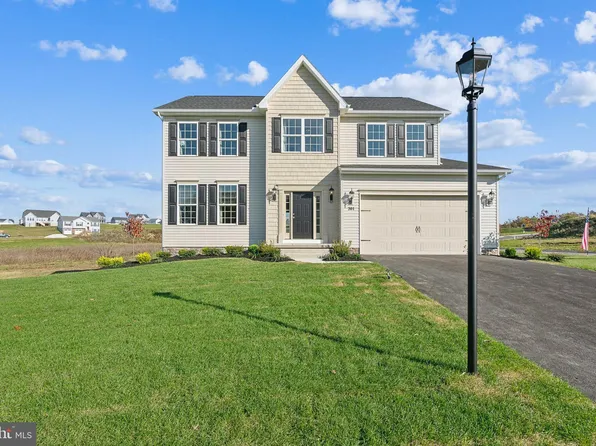 201 Fieldstone Dr #23, Hanover, PA 17331