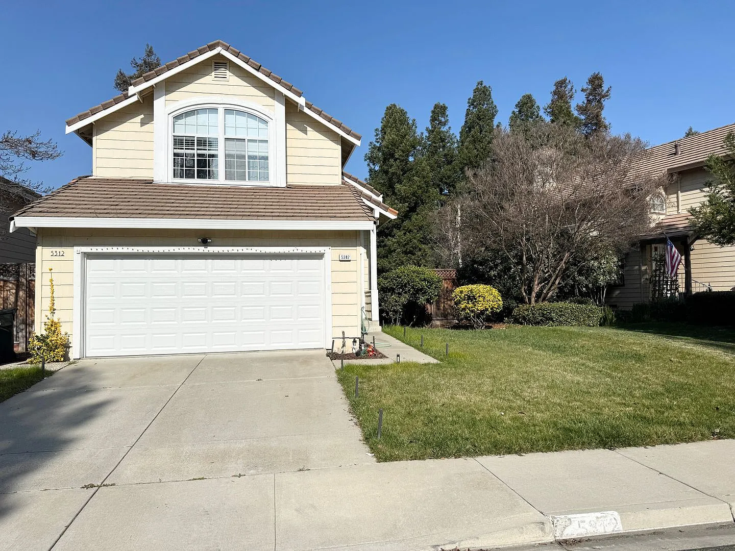 5312 Hillflower Dr photo 1