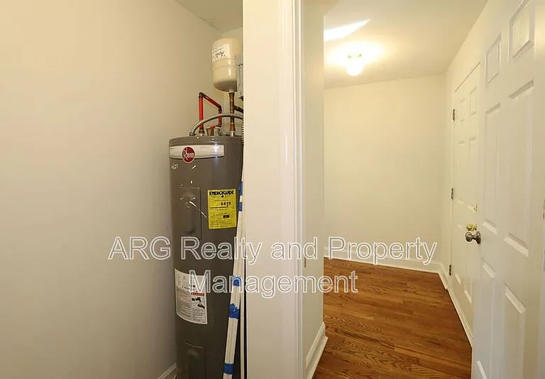 1095 Ira St SW — Photo 33