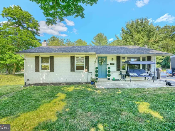 1727 Indian Ct, Hampstead, MD 21074