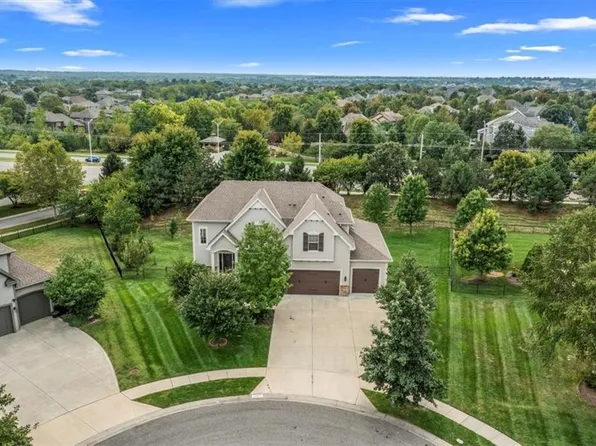 11307 W 158th Ter, Overland Park, KS 66221