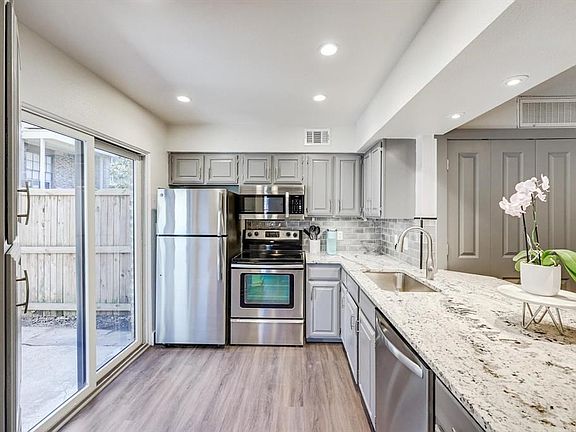 2nd image of 5200 Martel Ave APT 10B